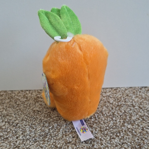 Palm Pals Orange Carrot Plush Stuffed Toy - Picture 3 of 3